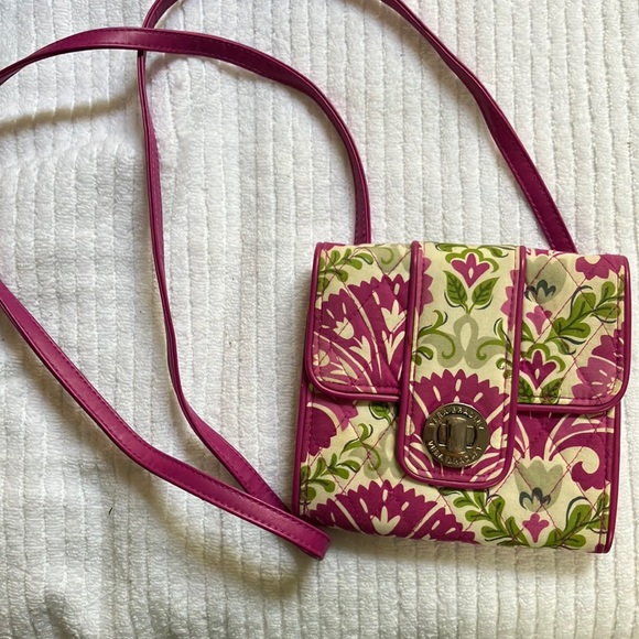Vera Bradley cross body - Picture 1 of 8